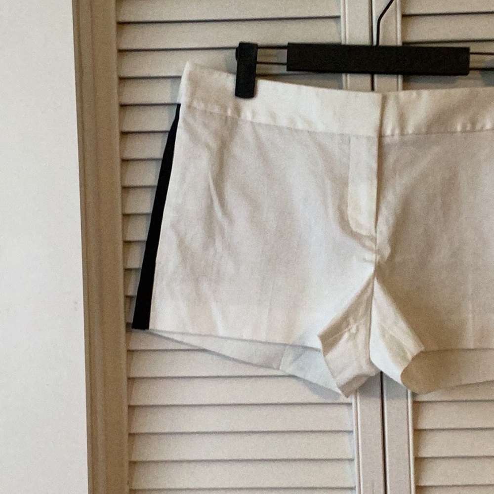 NWT Express Women's White Shorts with Black Stripes - Picture 4 of 6